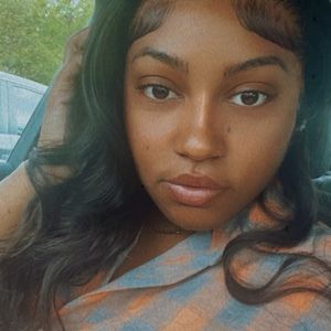 Meet your Posher, Briana